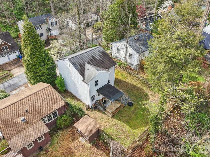17 Castle Street, Asheville, NC 28803.  MLS# CAR4364977, YatesRealty ID 15564. 