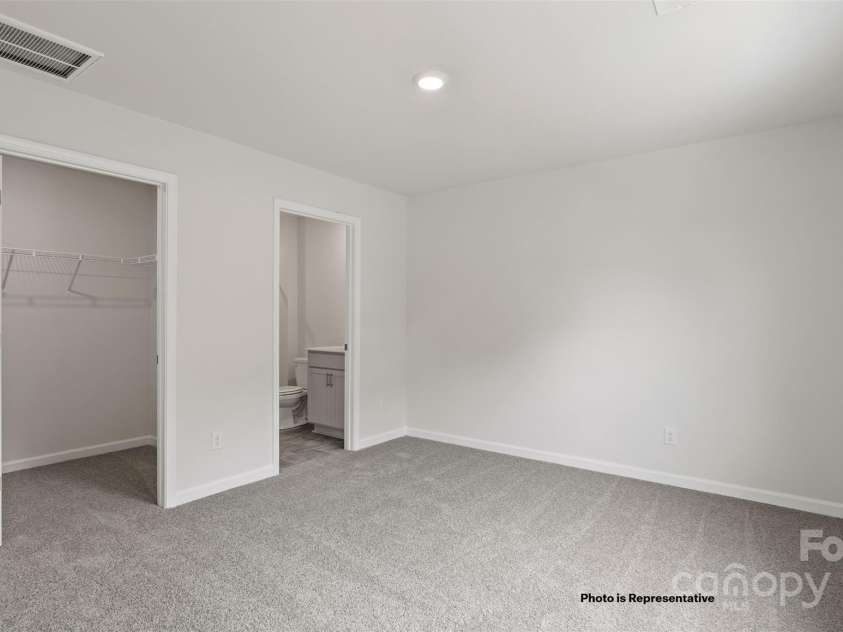 1411 5th Street Drive, Hickory, NC 28601.  MLS# CAR4214054, YatesRealty ID 15565. 