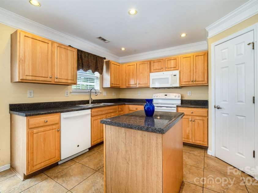 170 Glenn Allen Road, Mooresville, NC 28115.  MLS# CAR4259372, YatesRealty ID 15566. 