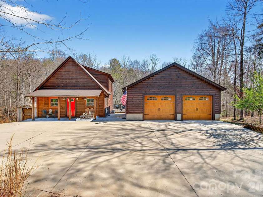 437 Cinnamon Ridge Road, Rutherfordton, NC 28139.  MLS# CAR4359643, YatesRealty ID 15566. 