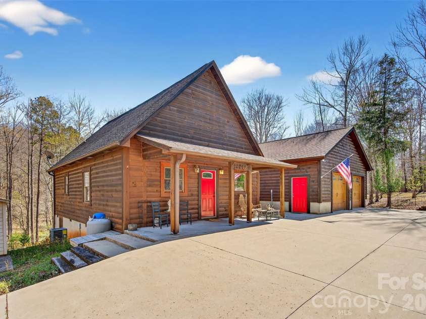 437 Cinnamon Ridge Road, Rutherfordton, NC 28139.  MLS# CAR4359643, YatesRealty ID 15566. 