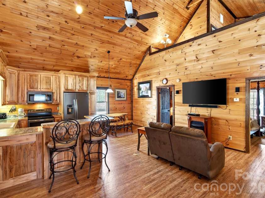 437 Cinnamon Ridge Road, Rutherfordton, NC 28139.  MLS# CAR4359643, YatesRealty ID 15566. 