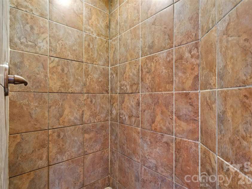 437 Cinnamon Ridge Road, Rutherfordton, NC 28139.  MLS# CAR4359643, YatesRealty ID 15566. 