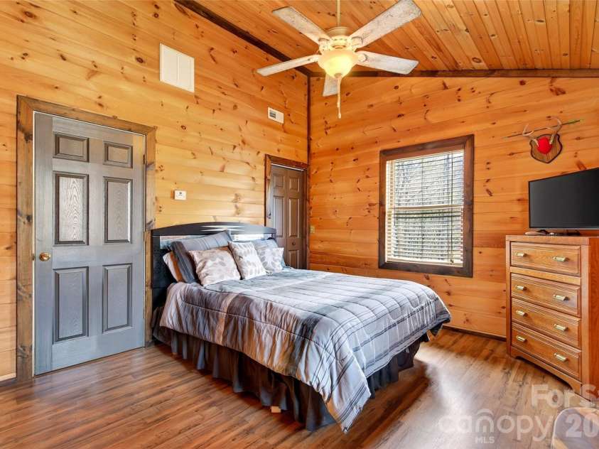437 Cinnamon Ridge Road, Rutherfordton, NC 28139.  MLS# CAR4359643, YatesRealty ID 15566. 