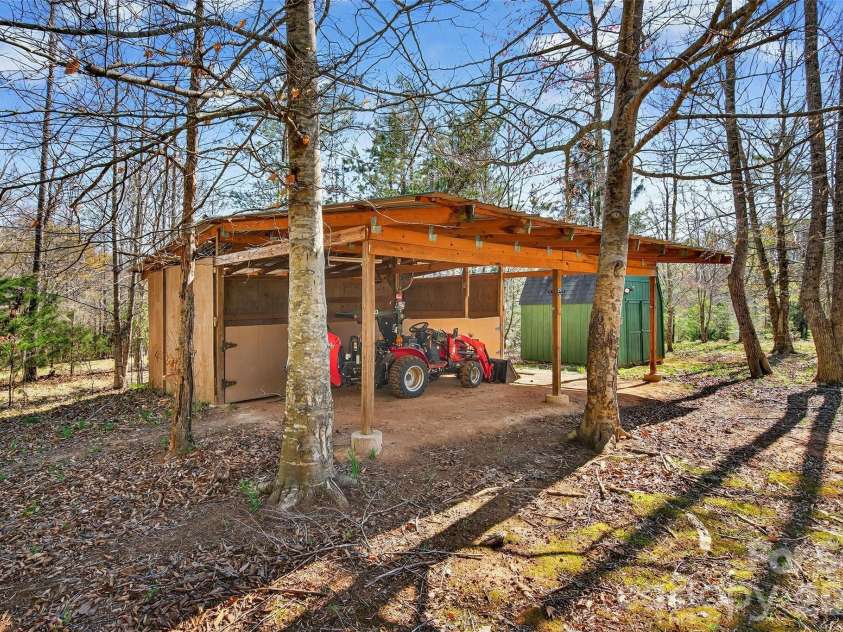 437 Cinnamon Ridge Road, Rutherfordton, NC 28139.  MLS# CAR4359643, YatesRealty ID 15566. 