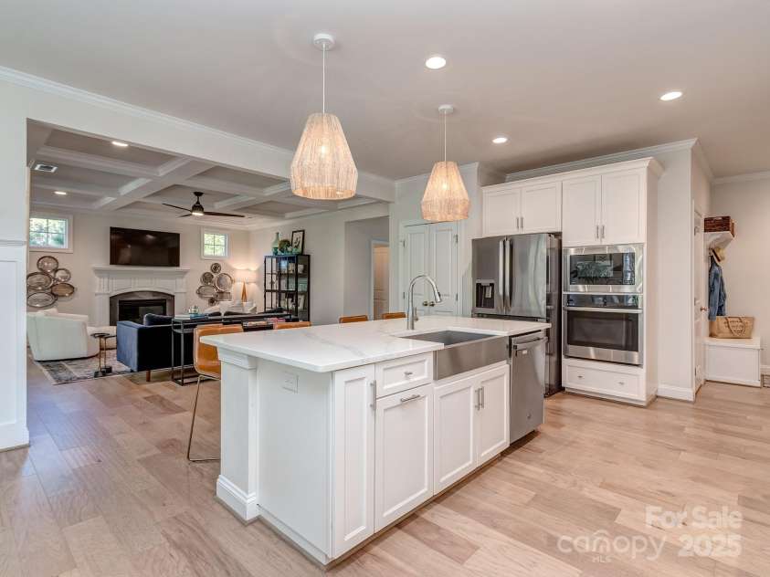 143 Robinson Ridge Drive, Mooresville, NC 28117.  MLS# CAR4246025, YatesRealty ID 15567. Stainless Appliances