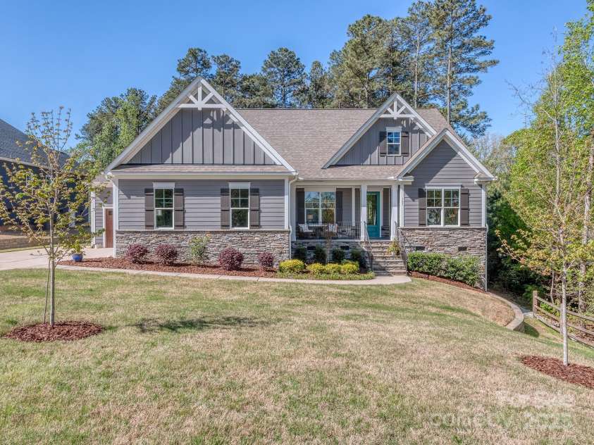 143 Robinson Ridge Drive, Mooresville, NC 28117.  MLS# CAR4246025, YatesRealty ID 15567. Welcome Home!