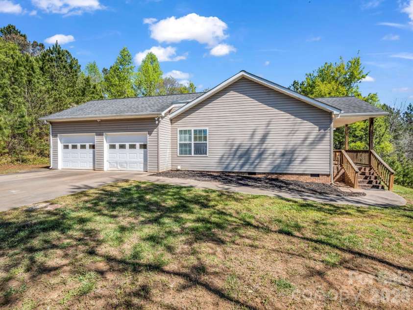 426 River Road, Rutherfordton, NC 28139.  MLS# CAR4368620, YatesRealty ID 15568. 