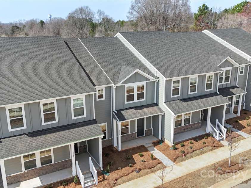 104 Ciara Place, Mooresville, NC 28117.  MLS# CAR4234546, YatesRealty ID 15569. 