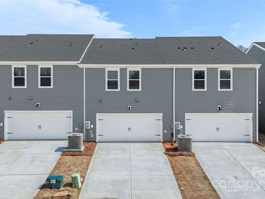 104 Ciara Place, Mooresville, NC 28117.  MLS# CAR4234546, YatesRealty ID 15569. 