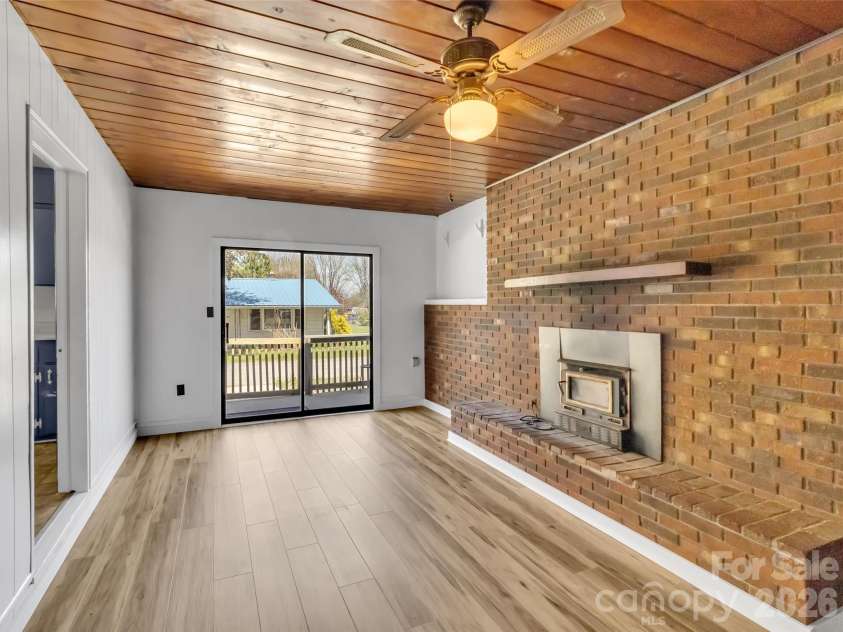 61 Indian Trail Loop, Waynesville, NC 28786.  MLS# CAR4368770, YatesRealty ID 15569. 