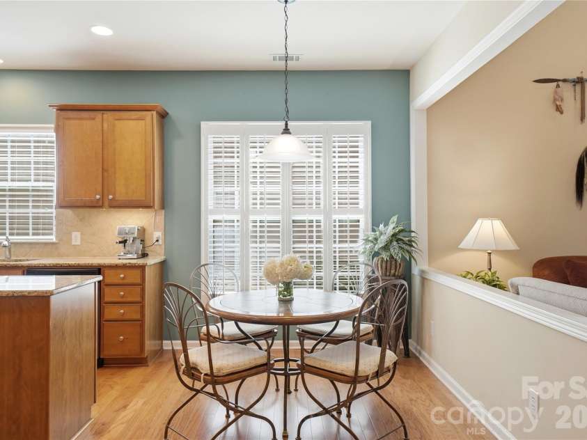 10469 Scotland Avenue, Fort Mill, SC 29707.  MLS# CAR4369452, YatesRealty ID 15570. Eat in Kitchen