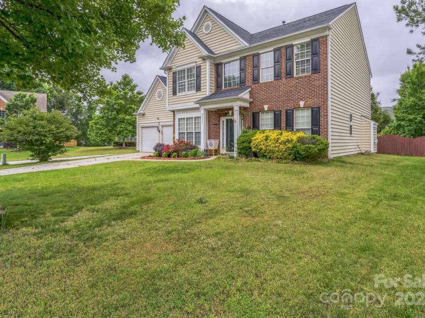 8709 Barrelli Court, Charlotte, NC 28277.  MLS# CAR4252155, YatesRealty ID 15571. 