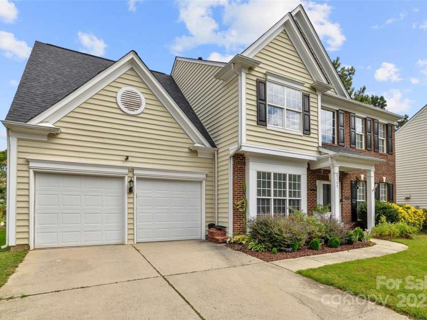 8709 Barrelli Court, Charlotte, NC 28277.  MLS# CAR4299344, YatesRealty ID 15571. 