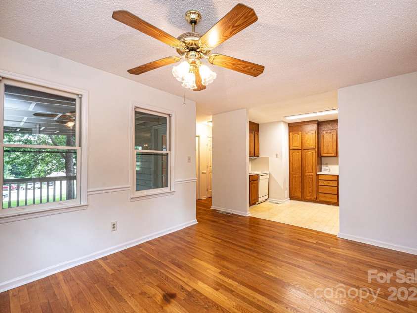 5138 Foley Drive, Hickory, NC 28601.  MLS# CAR4217198, YatesRealty ID 15572. Breakfast Area into Kitchen.