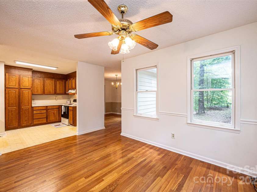 5138 Foley Drive, Hickory, NC 28601.  MLS# CAR4217198, YatesRealty ID 15572. Breakfast Area into Kitchen.