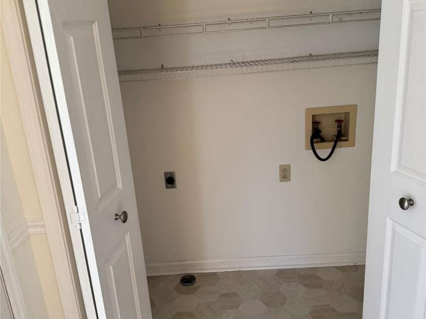 5138 Foley Drive, Hickory, NC 28601.  MLS# CAR4217198, YatesRealty ID 15572. Laundry Room.