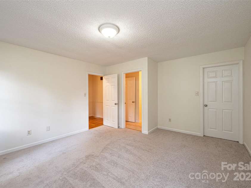 5138 Foley Drive, Hickory, NC 28601.  MLS# CAR4217198, YatesRealty ID 15572. Master Bedroom.