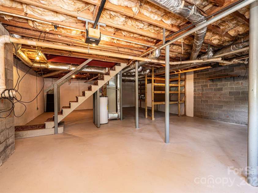 5138 Foley Drive, Hickory, NC 28601.  MLS# CAR4217198, YatesRealty ID 15572. Unfinished Basement.