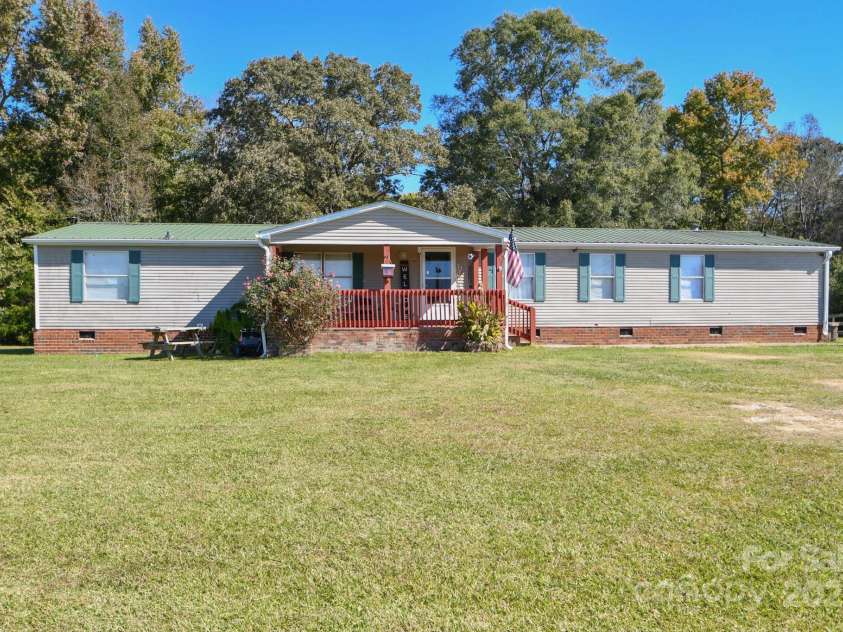 1574 Burke Duncan Road, Lancaster, SC 29720.  MLS# CAR4259092, YatesRealty ID 15573. 