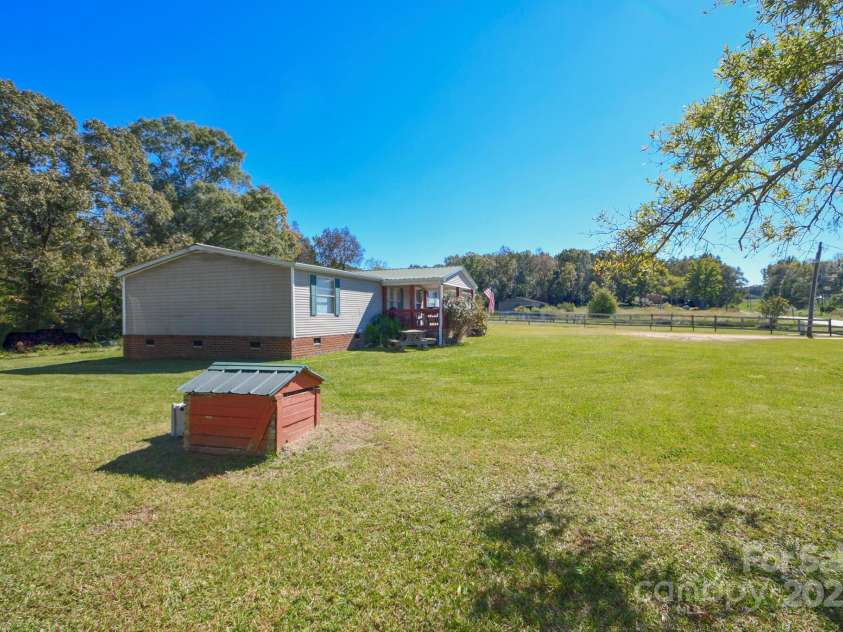1574 Burke Duncan Road, Lancaster, SC 29720.  MLS# CAR4259092, YatesRealty ID 15573. 