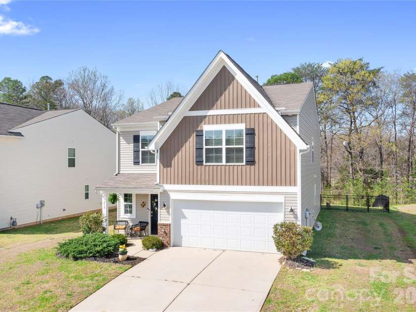210 Silver Oak Circle, Rockwell, NC 28138.  MLS# CAR4358487, YatesRealty ID 15573. 