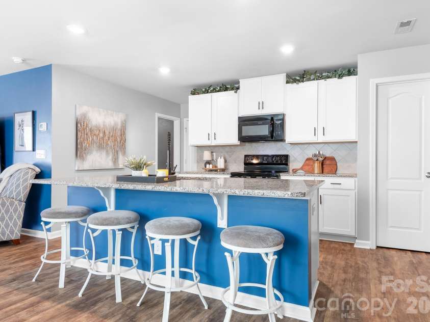 210 Silver Oak Circle, Rockwell, NC 28138.  MLS# CAR4358487, YatesRealty ID 15573. Bar Seating