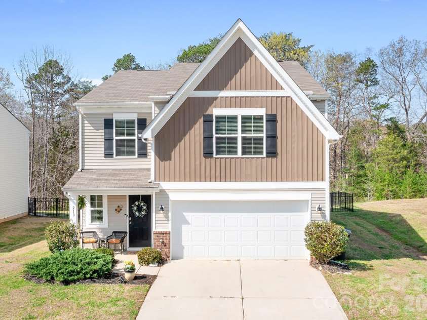 210 Silver Oak Circle, Rockwell, NC 28138.  MLS# CAR4358487, YatesRealty ID 15573. Welcome Home
