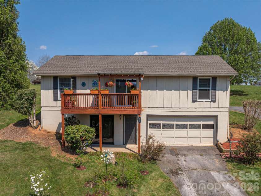 86 Hideaway Lane, Waynesville, NC 28785.  MLS# CAR4371205, YatesRealty ID 15574. 