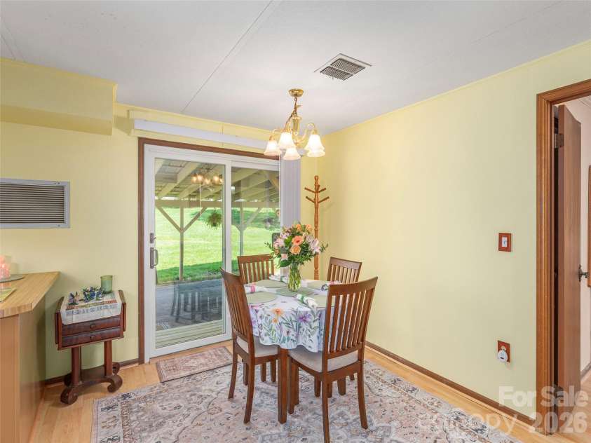86 Hideaway Lane, Waynesville, NC 28785.  MLS# CAR4371205, YatesRealty ID 15574. Dining Area