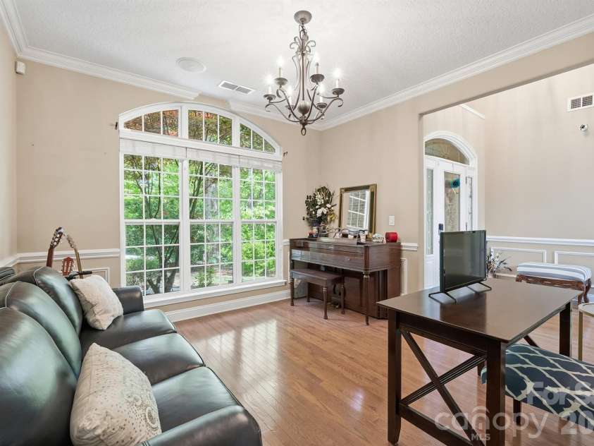 516 Shady Oaks Drive, Stanley, NC 28164.  MLS# CAR4371779, YatesRealty ID 15576. 