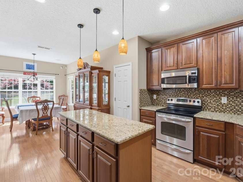 516 Shady Oaks Drive, Stanley, NC 28164.  MLS# CAR4371779, YatesRealty ID 15576. 
