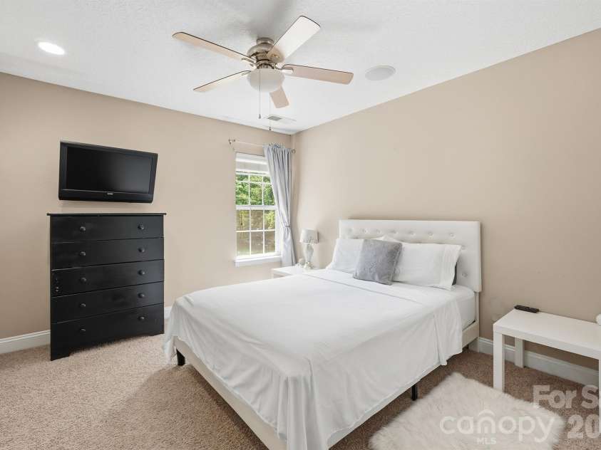 516 Shady Oaks Drive, Stanley, NC 28164.  MLS# CAR4371779, YatesRealty ID 15576. 