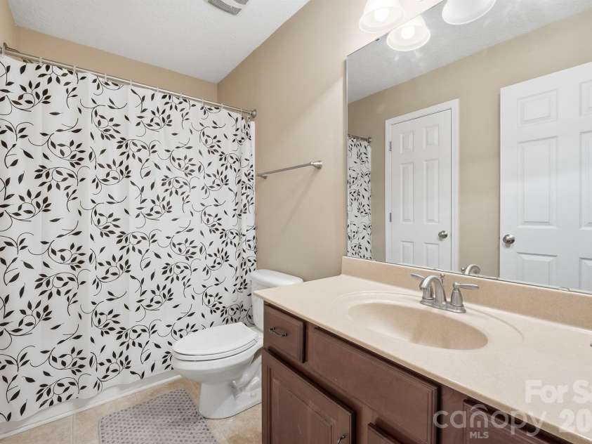 516 Shady Oaks Drive, Stanley, NC 28164.  MLS# CAR4371779, YatesRealty ID 15576. 
