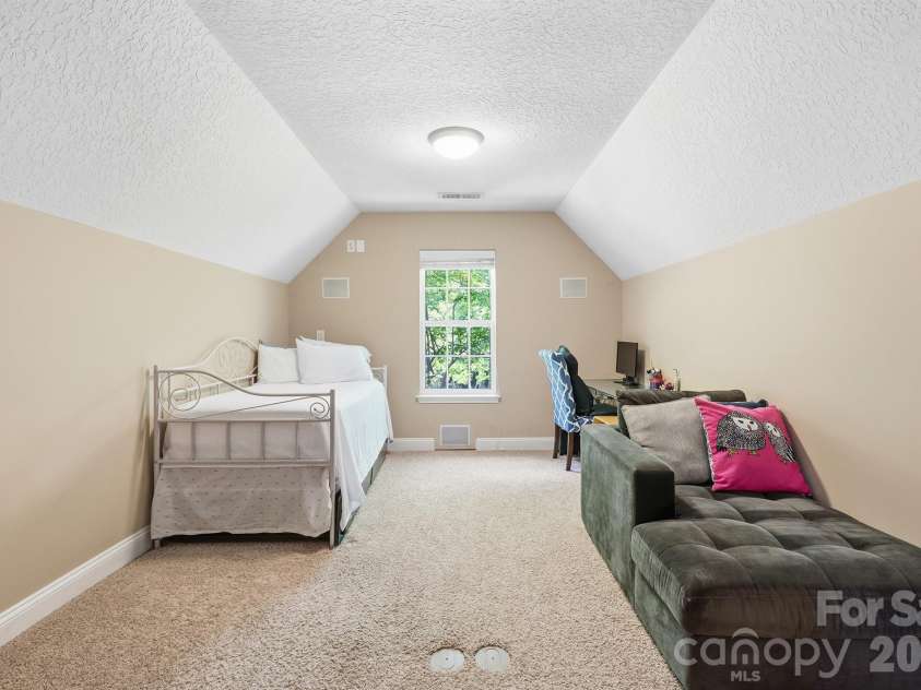 516 Shady Oaks Drive, Stanley, NC 28164.  MLS# CAR4371779, YatesRealty ID 15576. 