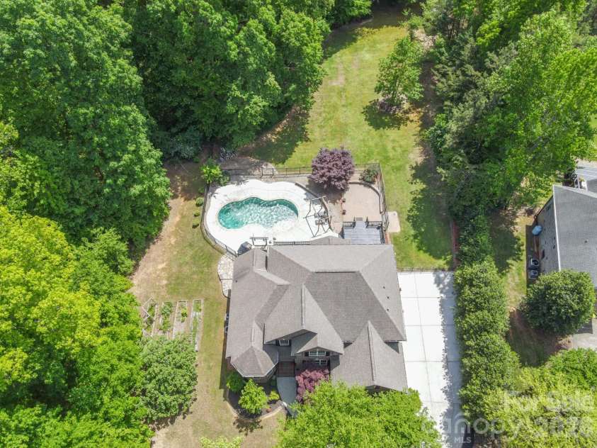 516 Shady Oaks Drive, Stanley, NC 28164.  MLS# CAR4371779, YatesRealty ID 15576. 