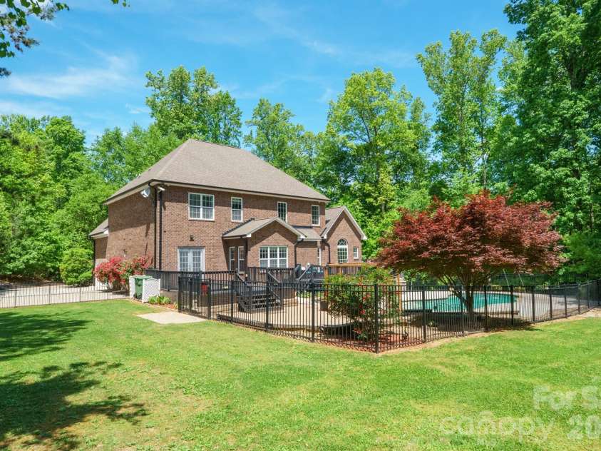 516 Shady Oaks Drive, Stanley, NC 28164.  MLS# CAR4371779, YatesRealty ID 15576. 