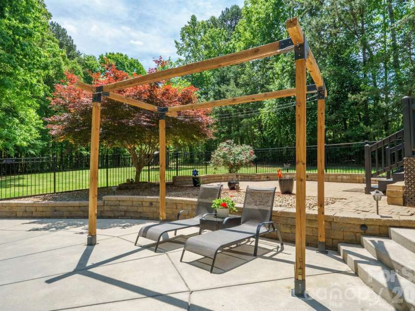 516 Shady Oaks Drive, Stanley, NC 28164.  MLS# CAR4371779, YatesRealty ID 15576. 