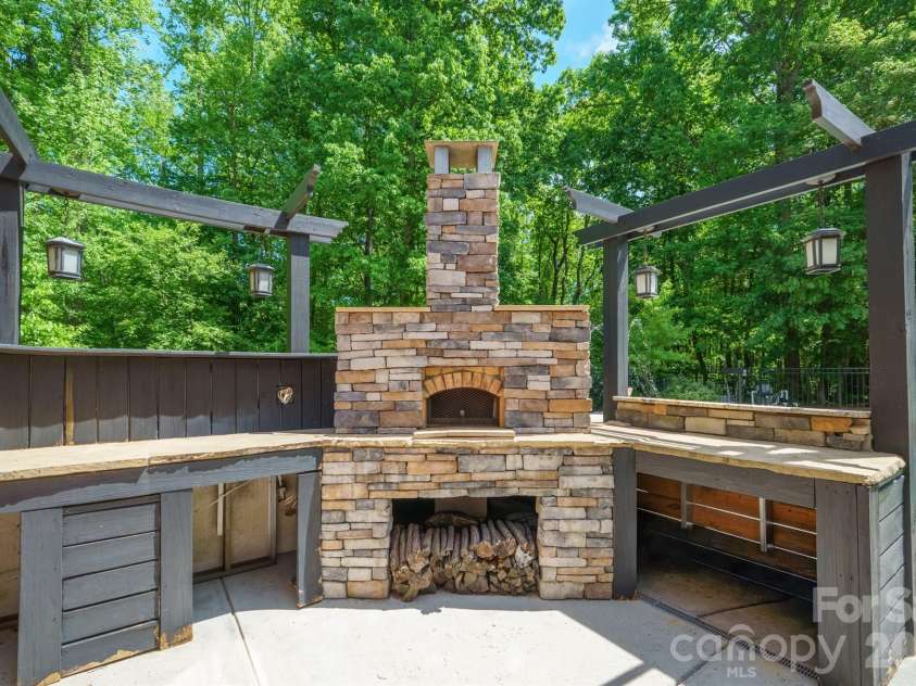 516 Shady Oaks Drive, Stanley, NC 28164.  MLS# CAR4371779, YatesRealty ID 15576. 