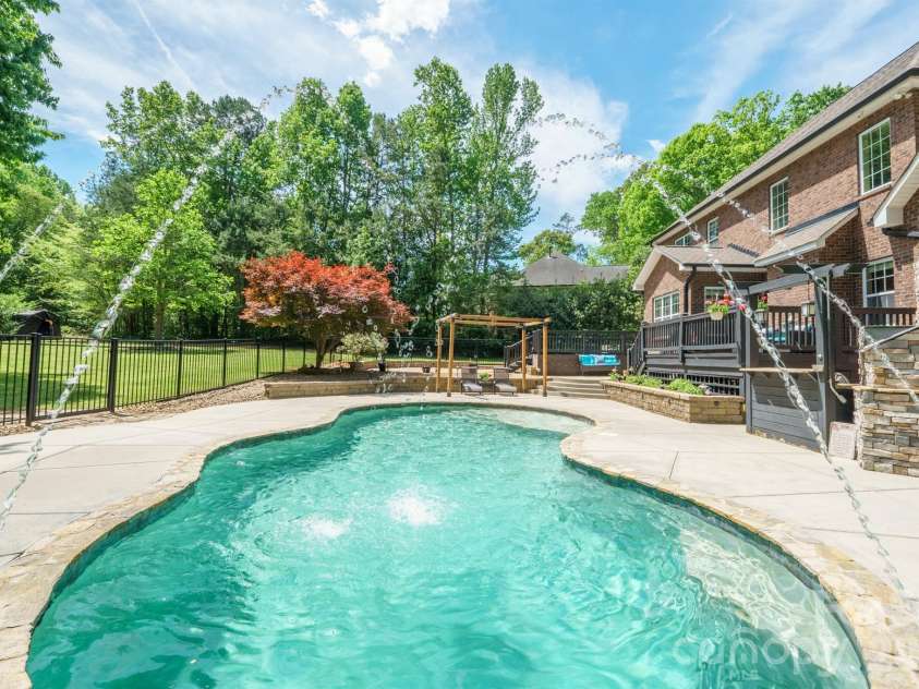 516 Shady Oaks Drive, Stanley, NC 28164.  MLS# CAR4371779, YatesRealty ID 15576. 