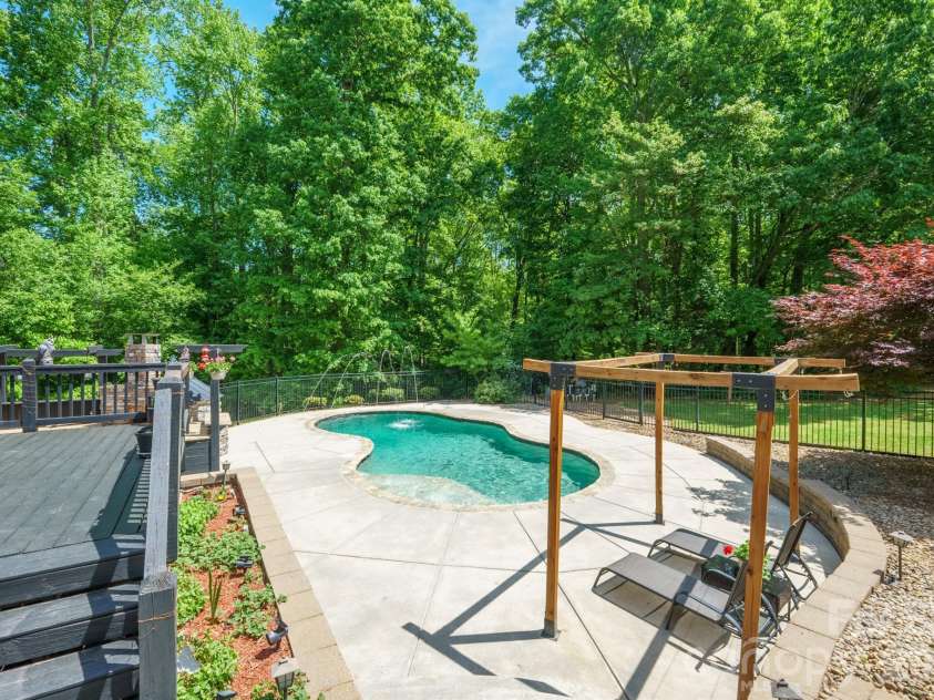 516 Shady Oaks Drive, Stanley, NC 28164.  MLS# CAR4371779, YatesRealty ID 15576. 