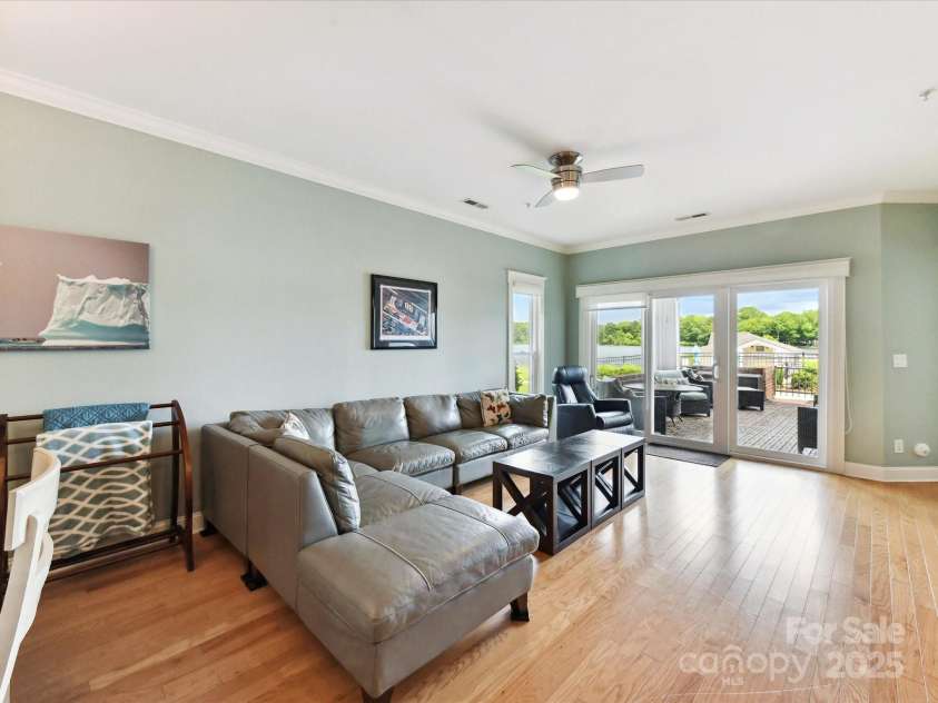 930 Jetton Street, Davidson, NC 28036.  MLS# CAR4258330, YatesRealty ID 15576. 