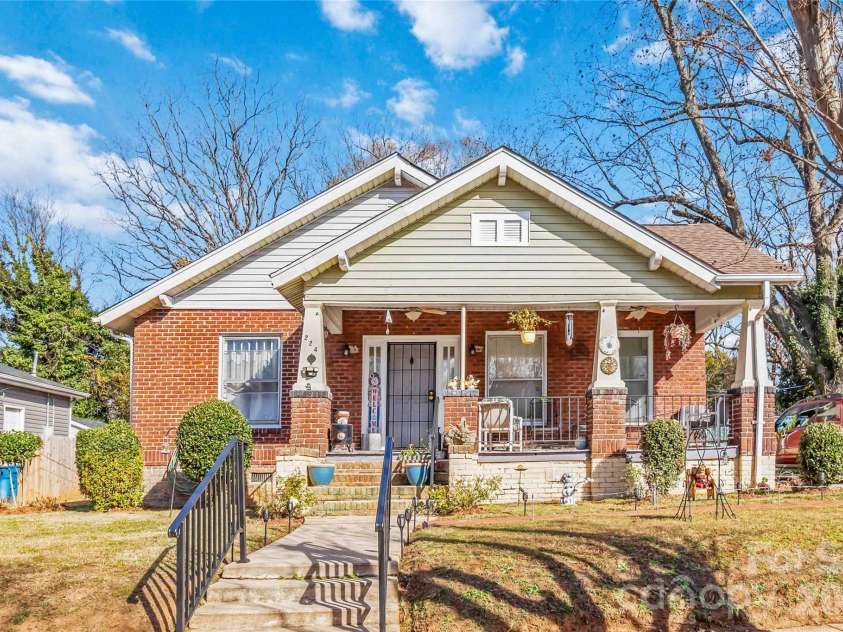 224 Steele Street, Salisbury, NC 28144.  MLS# CAR4327512, YatesRealty ID 15577. 