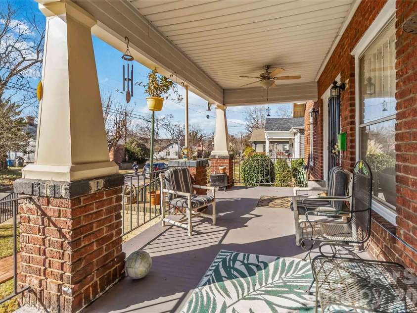 224 Steele Street, Salisbury, NC 28144.  MLS# CAR4327512, YatesRealty ID 15577. 