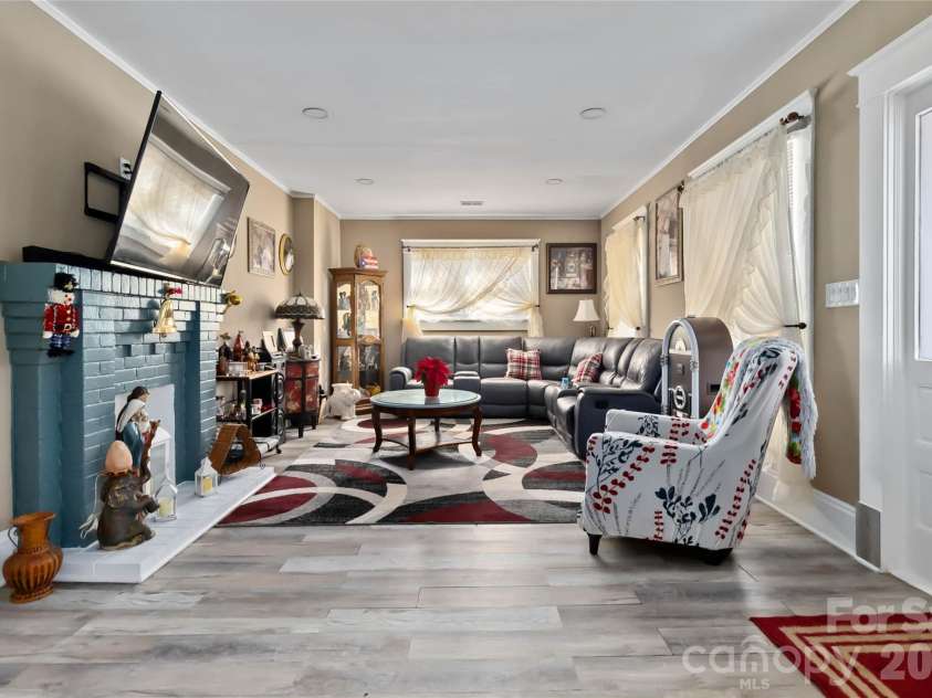 224 Steele Street, Salisbury, NC 28144.  MLS# CAR4327512, YatesRealty ID 15577. 