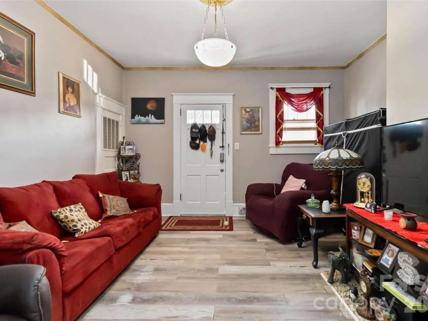 224 Steele Street, Salisbury, NC 28144.  MLS# CAR4327512, YatesRealty ID 15577. 