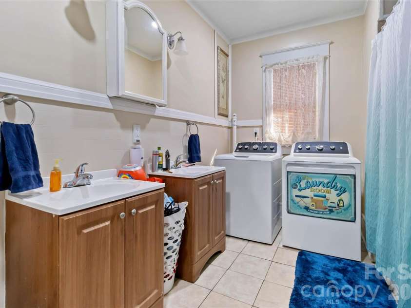 224 Steele Street, Salisbury, NC 28144.  MLS# CAR4327512, YatesRealty ID 15577. 