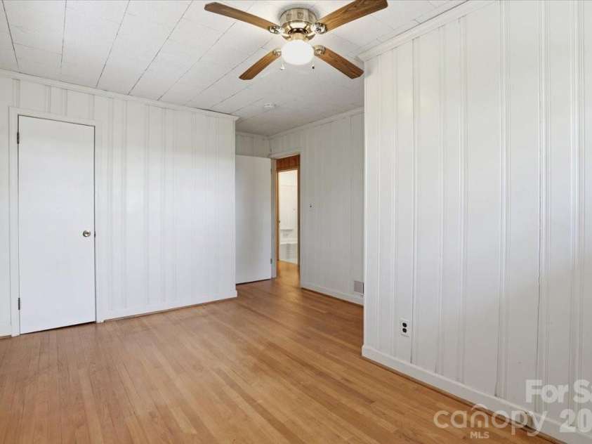 160 Denton Street, Columbus, NC 28722.  MLS# CAR4367933, YatesRealty ID 15579. 