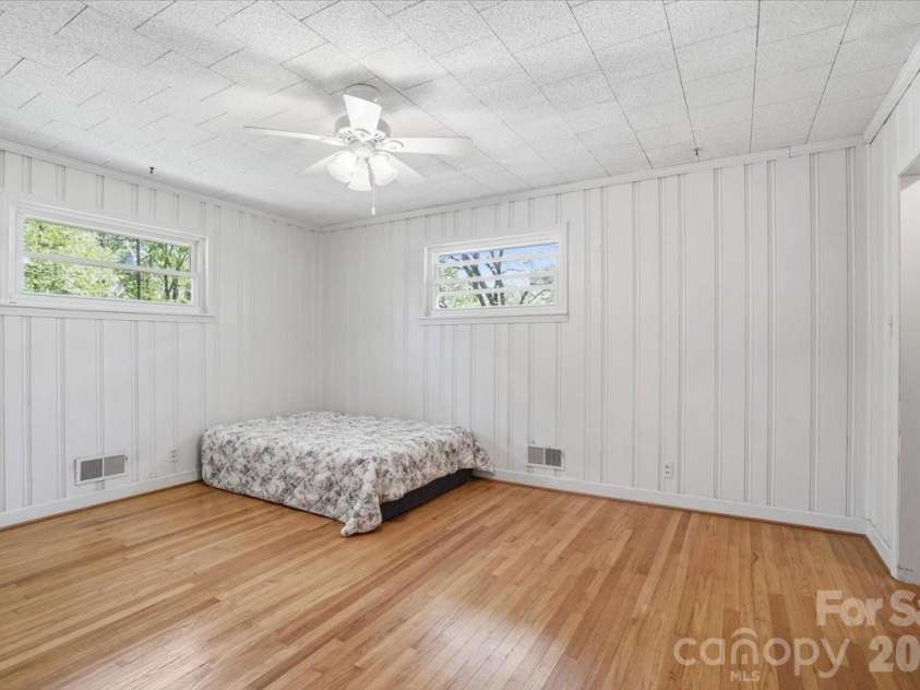 160 Denton Street, Columbus, NC 28722.  MLS# CAR4367933, YatesRealty ID 15579. 