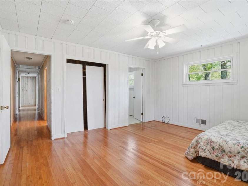 160 Denton Street, Columbus, NC 28722.  MLS# CAR4367933, YatesRealty ID 15579. 